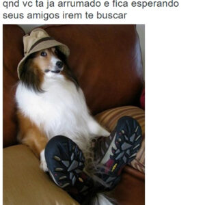 Esperando os amigos virem buscar pra sair