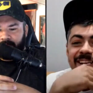 Dois caras normais falando sobre carros, tatuagens e Jesus Cristo