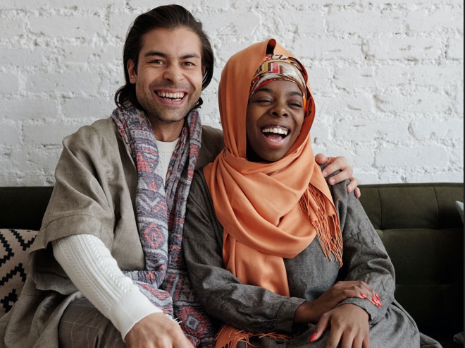 Saiba Como um Sorriso Afeta Positivamente a Sua Mentalidade: Entenda o Porquê!